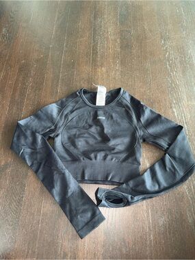 Gymshark Black Long Sleeve Crop Top